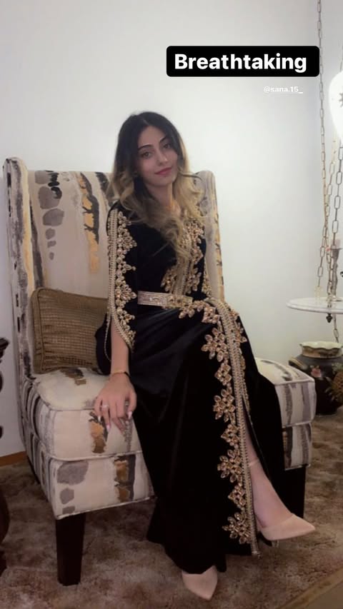 A customer’s look in black & gold